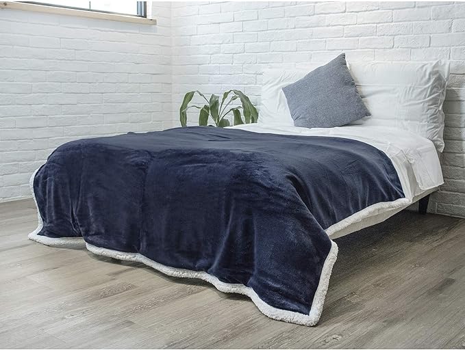 Pavilia Sherpa Fleece Blanket - Queen Size, Navy Blue, Plush Soft Fuzzy, Reversible Winter Blanket for Women & Men, 90x90 Inches