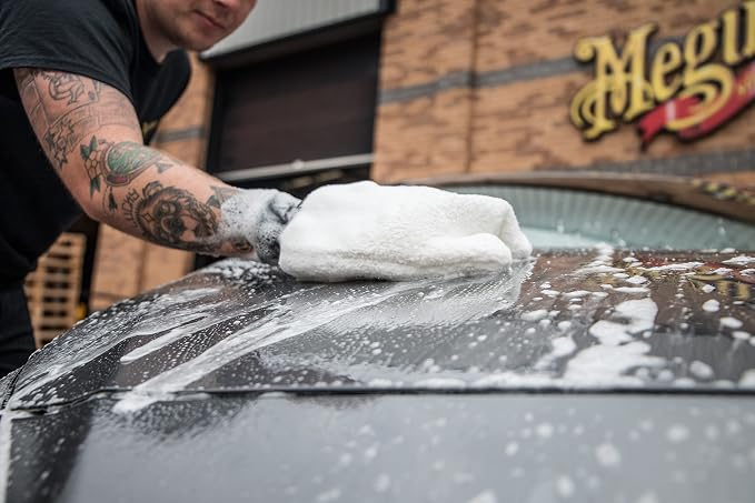 Meguiar's X3002 Microfiber Wash Mitt - Image 5