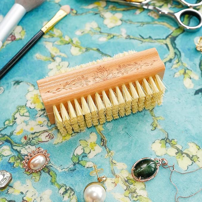 Wooden Fingernail Brush & Nail Scrubber to Clean Under Nails, Hand and Toenail - Image 5