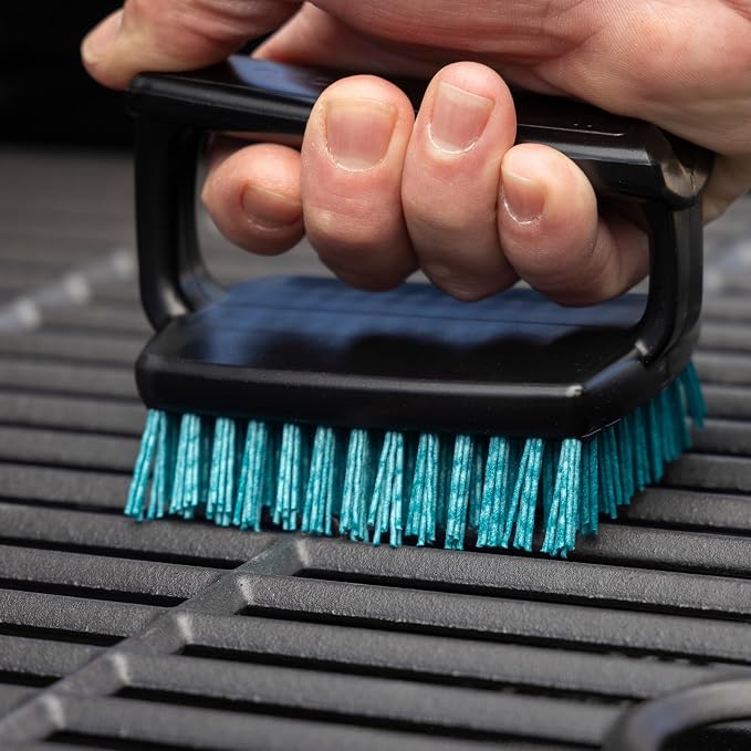 Charbroil® Safer Handheld Grill Brush - Image 6
