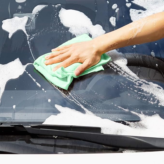 Amazon Basics Microfiber Cleaning Cloths, Non-Abrasive, Reusable and Washable - Image 4