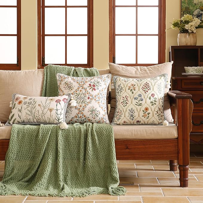 ISAENNE Design Linen Throw Pillow Covers 18"x18" Pack of 2, Square Farmhouse Cushion Covers with Yellow Purple Watercolor Wildflower Pattern Decor Pillowcases for Bed,Living Room,Outdoor,Car