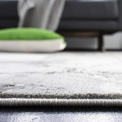 SAFAVIEH Craft Collection Area Rug - 6'7" x 9', Grey & Silver, Modern Abstract Design, Non-Shedding & Easy Care, Ideal for High Traffic Areas in Living Room, Bedroom (CFT877G)