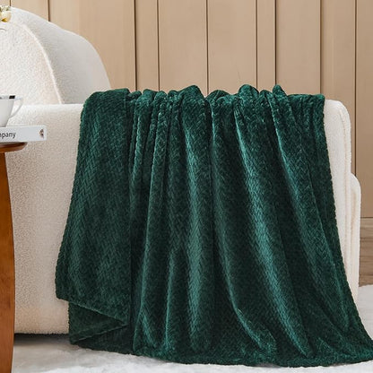 NEWCOSPLAY Super Soft Twin Blanket Forest Green Premium Silky Flannel Fleece Leaves Pattern Lightweight Bed Blanket All Season Use (Forest Green, Twin(60"x80"))