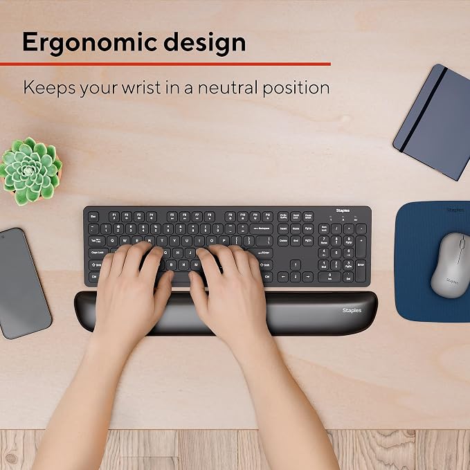 STAPLES Gel Keyboard Wrist Rest, Ergonomic Non‑Slip Wrist Support Cushion - Image 3