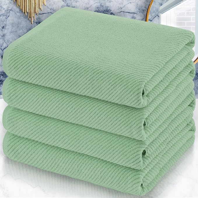 VOOVA & MOVAS Green Bath Towels by VOOVAMOVAS