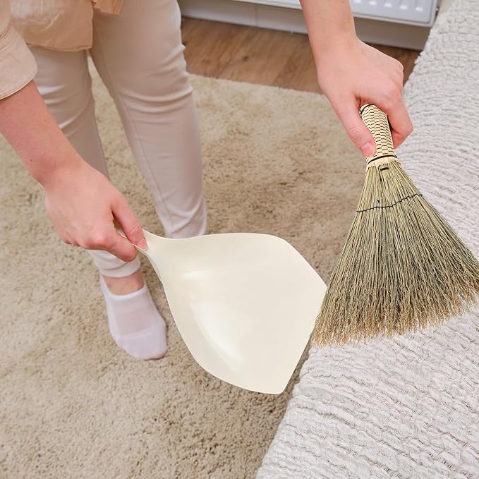 Handmade Straw Bed Broom 26cm Small Desktop Dust Brush - Image 4