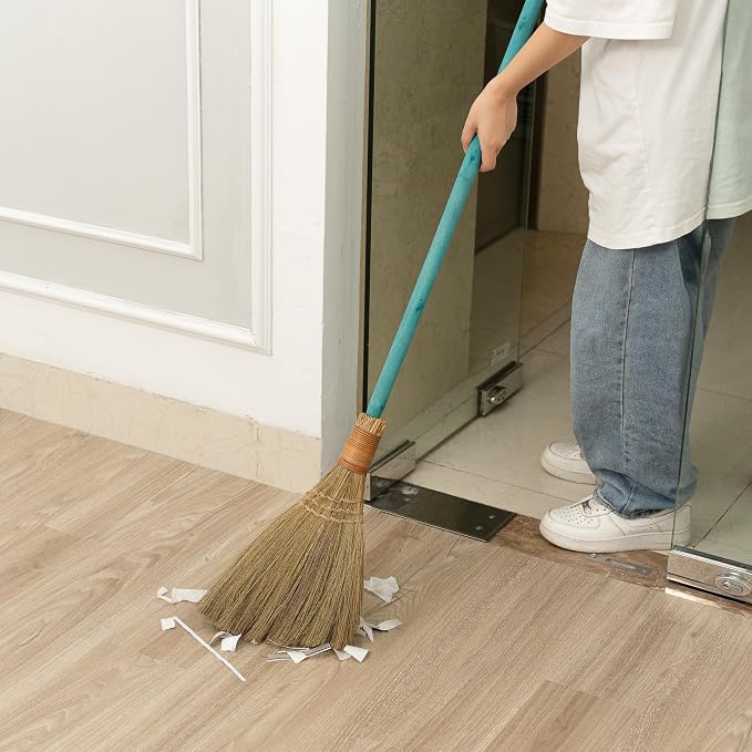 Vietnamese Straw Soft Broom - Image 5