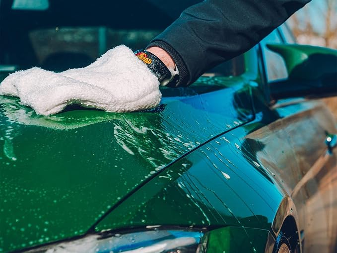 Meguiar's X3002 Microfiber Wash Mitt - Image 5