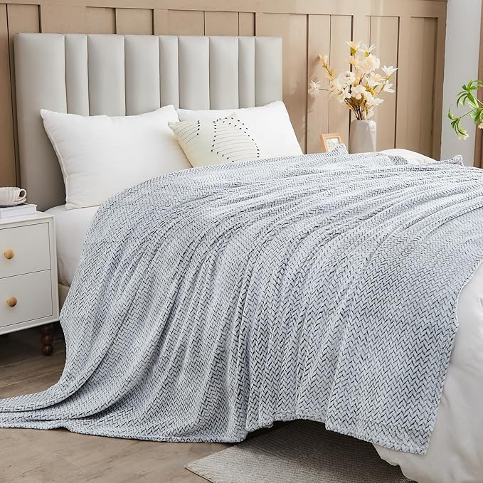 NEWCOSPLAY Super Soft Queen Blanket Frosty Dark Grey Premium Silky Flannel Fleece Leaves Pattern Lightweight Bed Blanket All Season Use (Frosty Dark Grey, Queen(90"x90"))
