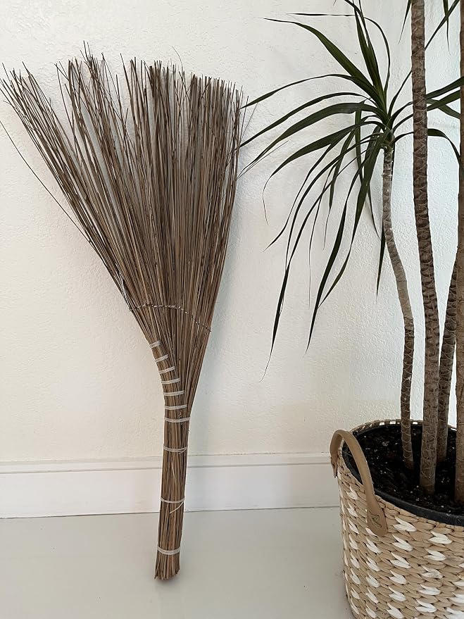 Vietnamese Natural Straw Broom/Handmade Coconut Leaf Broom - Image 2