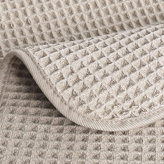 POLYTE 430 GSM Microfiber Lint Free Washcloth Face Towel, 13 x 13 in, 4 Pack - Image 4