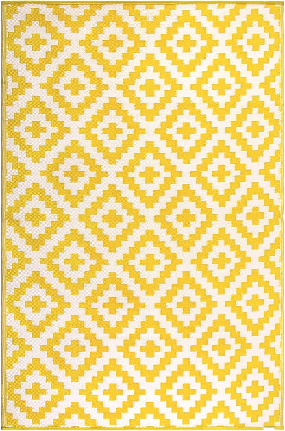 FH Home Outdoor Rug - Waterproof, Fade Resistant, Reversible - Premium Recycled Plastic - Geometric - Patio, Porch, Deck, Balcony - Aztec - Yellow & White Crease Free - 4 x 6 ft