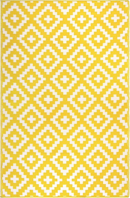 FH Home Outdoor Rug - Waterproof, Fade Resistant, Reversible - Premium Recycled Plastic - Geometric - Patio, Porch, Deck, Balcony - Aztec - Yellow & White Crease Free - 4 x 6 ft