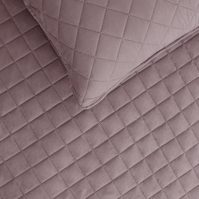 Easy-Going Full/Queen Size Reversible Quilt Set with 1 Quilt and 2 Pillow Shams, Soft Bed Quilt Cover, Water Resistant Lightweight Microfiber Bedspread, Stain Resistant, Pink/Beige