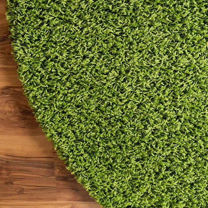 Unique Loom Solid Shag Collection Area Rug (3' 3" Round, Grass Green)