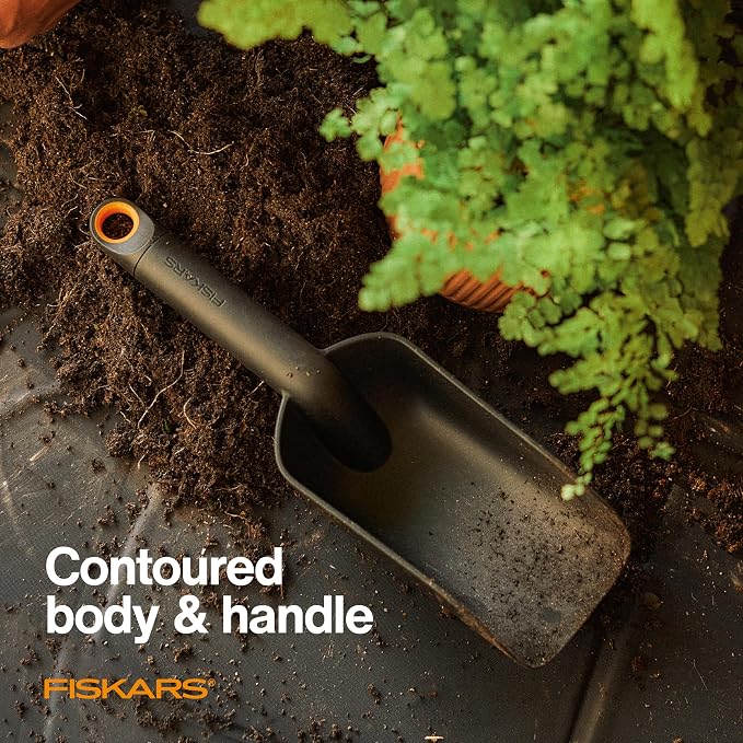 Fiskars Soil Scoop, Indoor Potting & Transplanting Tool - Image 5