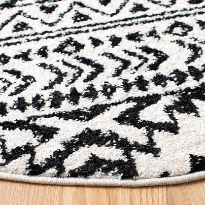 SAFAVIEH Tulum Collection Area Rug - 5' Round, Ivory & Black, Moroccan Boho Tribal Design, Non-Shedding & Easy to Clean, Ideal for Living Room, Bedroom, Dining Space (TUL272B)