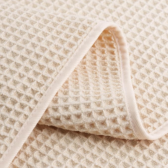 POLYTE 430 GSM Microfiber Lint Free Washcloth Face Towel, 13 x 13 in, 4 Pack - Image 4