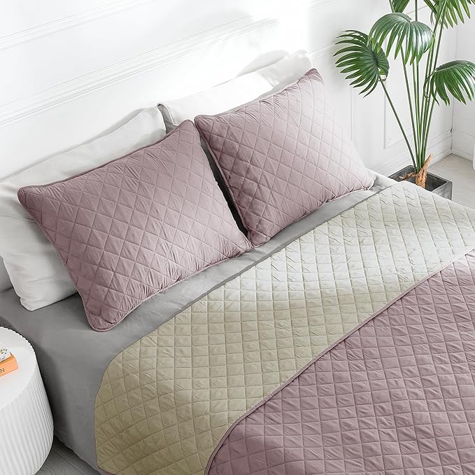 Easy-Going Full/Queen Size Reversible Quilt Set with 1 Quilt and 2 Pillow Shams, Soft Bed Quilt Cover, Water Resistant Lightweight Microfiber Bedspread, Stain Resistant, Pink/Beige