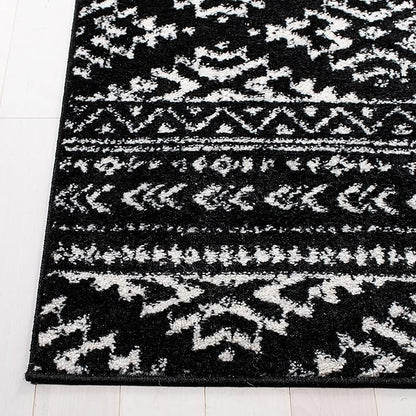 SAFAVIEH Area Rug 3x5 - Tulum Collection - Black & Ivory, Moroccan Boho Tribal Design, Non-Shedding & Easy to Clean, Ideal for Entryway, Foyer, Accent Space, Bedroom (TUL272Z)