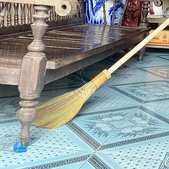 Vietnamese Natural Whisk Broom - Image 9