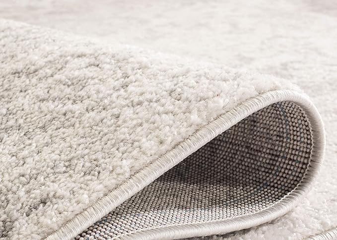 SAFAVIEH Adirondack Collection Area Rug - 6'7" Round, Ivory & Silver, Distressed Vintage Floral Design, Non-Shedding & Easy to Clean, Ideal for Living Room, Bedroom, Dining Space (ADR109C)