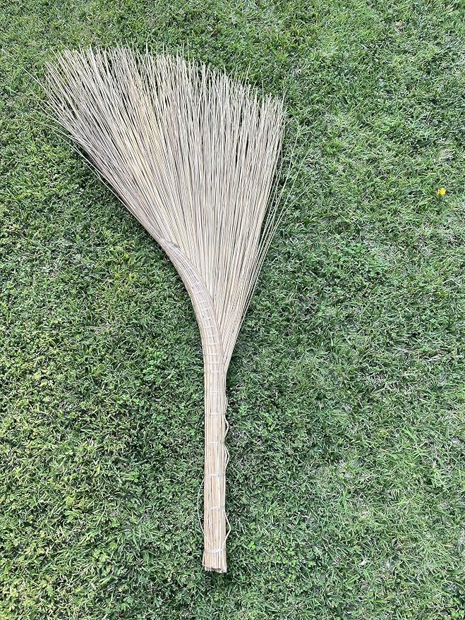 Vietnamese Natural Straw Broom/Handmade Coconut Leaf Broom - Image 4