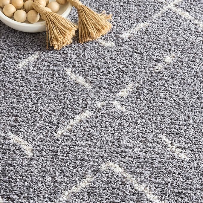 SAFAVIEH Arizona Shag Collection Area Rug - 5'1" x 7'6", Grey & Ivory, Moroccan Boho Design, Non-Shedding & Easy to Clean, Ideal for Living Room, Bedroom, Dining Space (ASG743G)