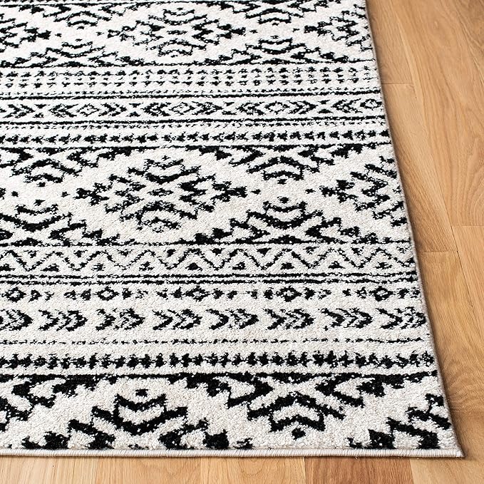 SAFAVIEH Tulum Collection Area Rug - 3' Square, Ivory & Black, Moroccan Boho Tribal Design, Non-Shedding & Easy to Clean, Ideal for Entryway, Foyer, Accent Space, Bedroom (TUL272B)