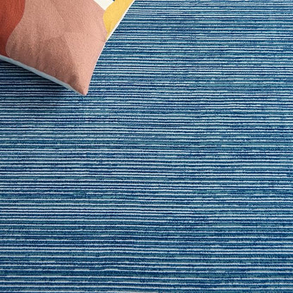 SAFAVIEH Vision Collection Area Rug - 5' Square, Blue, Modern Ombre Design, Non-Shedding & Easy to Clean, Ideal for Living Room, Bedroom, Dining Space (VSN606M)