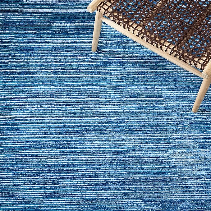 SAFAVIEH Vision Collection Accent Rug - 3' Round, Blue, Modern Ombre Design, Non-Shedding & Easy to Clean, Ideal for Foyer, Entryway, Bedroom, Accent Space (VSN606M-3R)